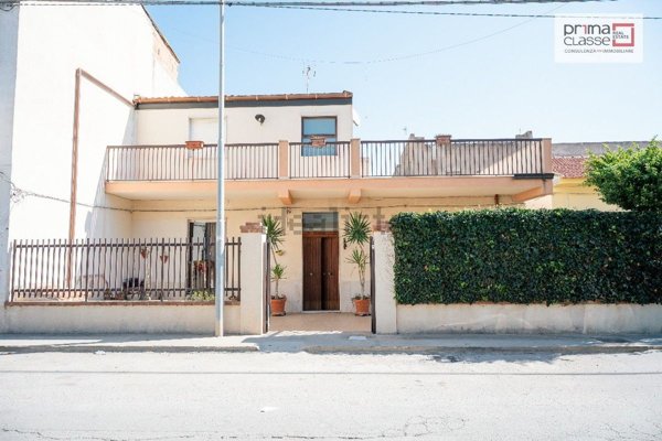 casa indipendente in vendita a Vittoria in zona Scoglitti