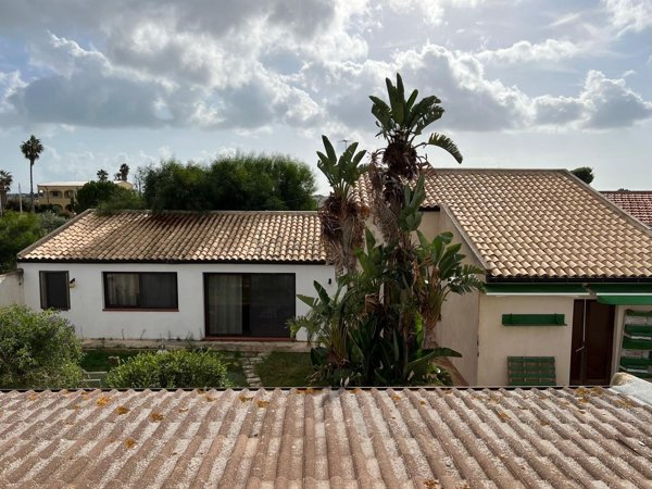 casa indipendente in vendita a Vittoria in zona Scoglitti