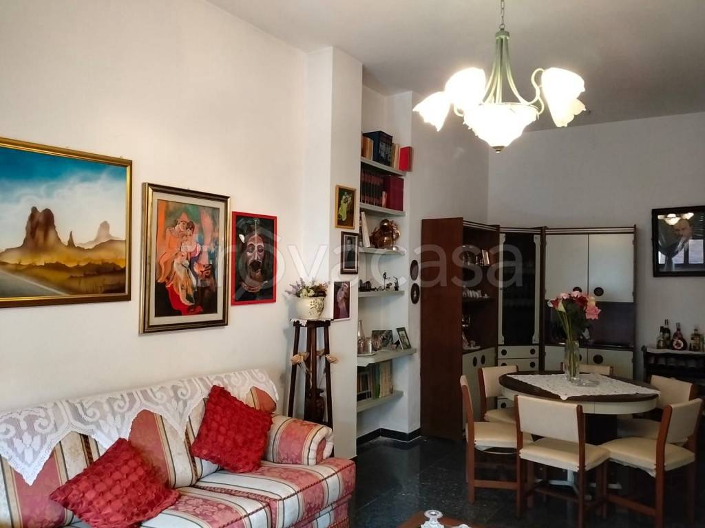 casa indipendente in vendita a Vittoria