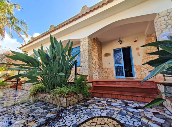 casa indipendente in vendita ad Augusta