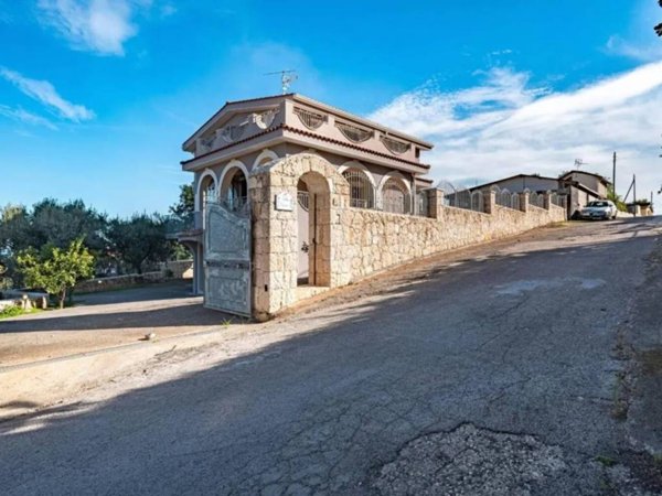 casa indipendente in vendita ad Augusta