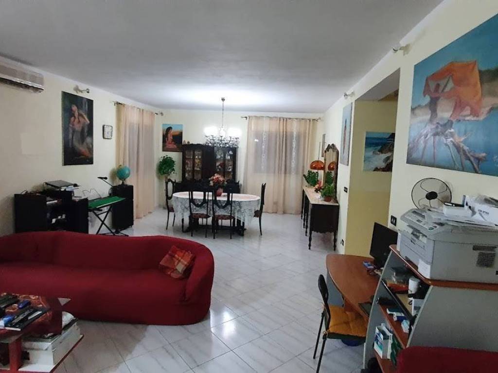 esavano in vendita ad Augusta