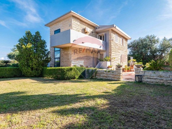 casa indipendente in vendita ad Augusta