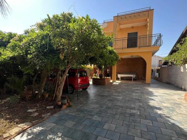 casa indipendente in vendita ad Augusta