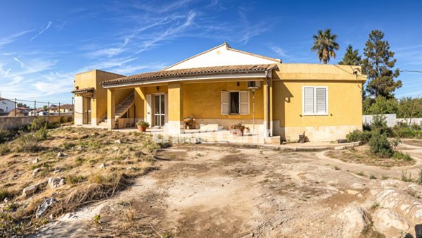 casa indipendente in vendita ad Augusta