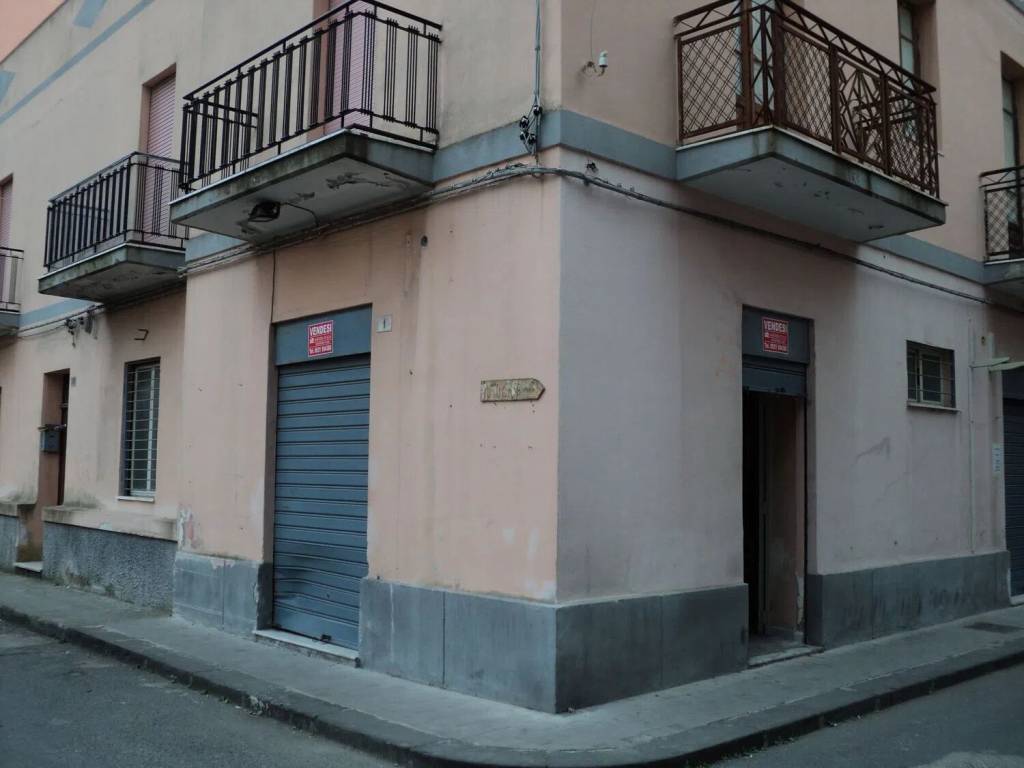 negozio in vendita ad Augusta