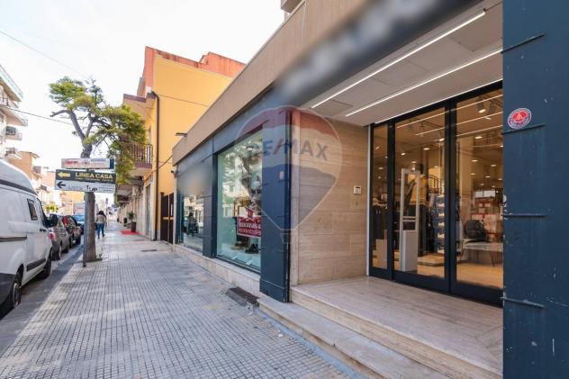 locale commerciale in vendita ad Augusta