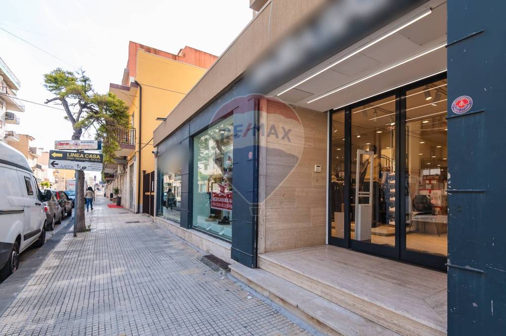 negozio in vendita ad Augusta