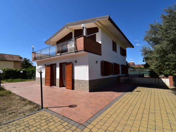 casa indipendente in vendita ad Augusta