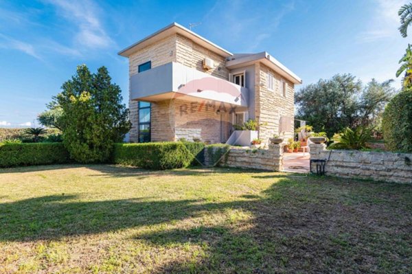 casa indipendente in vendita ad Augusta