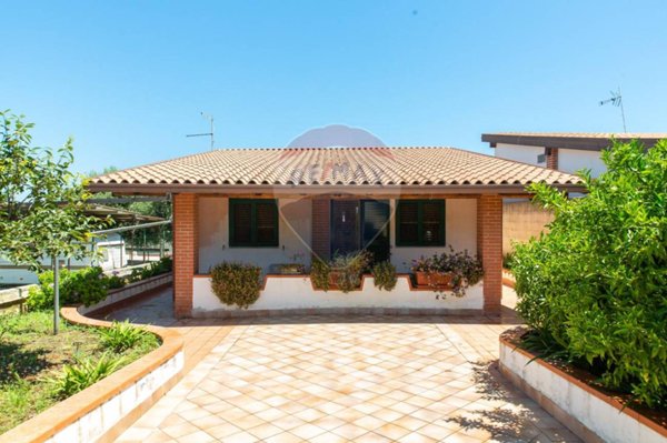 casa indipendente in vendita ad Augusta