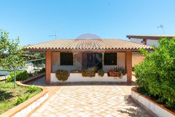 casa indipendente in vendita ad Augusta