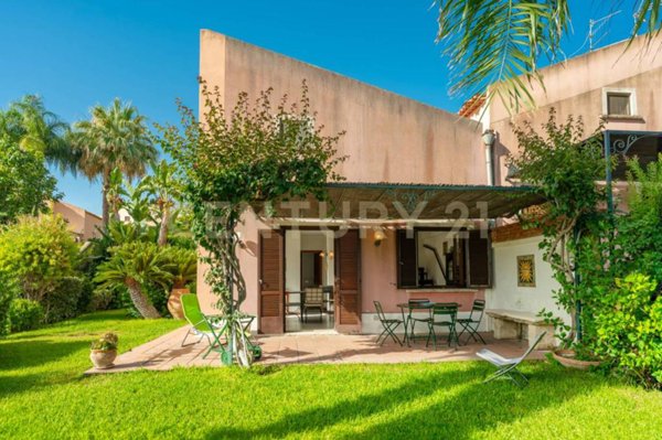 casa indipendente in vendita ad Augusta