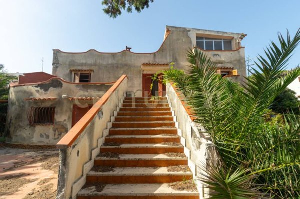 casa indipendente in vendita ad Augusta