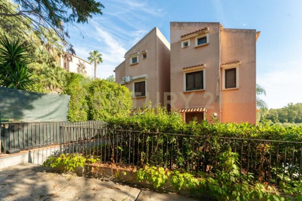 casa indipendente in vendita ad Augusta