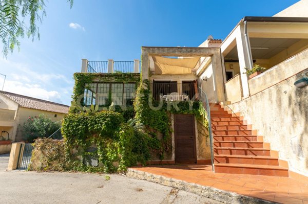 casa indipendente in vendita ad Augusta