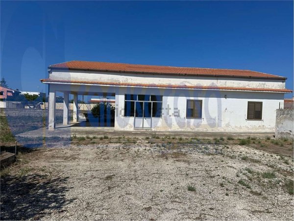 casa indipendente in vendita ad Augusta