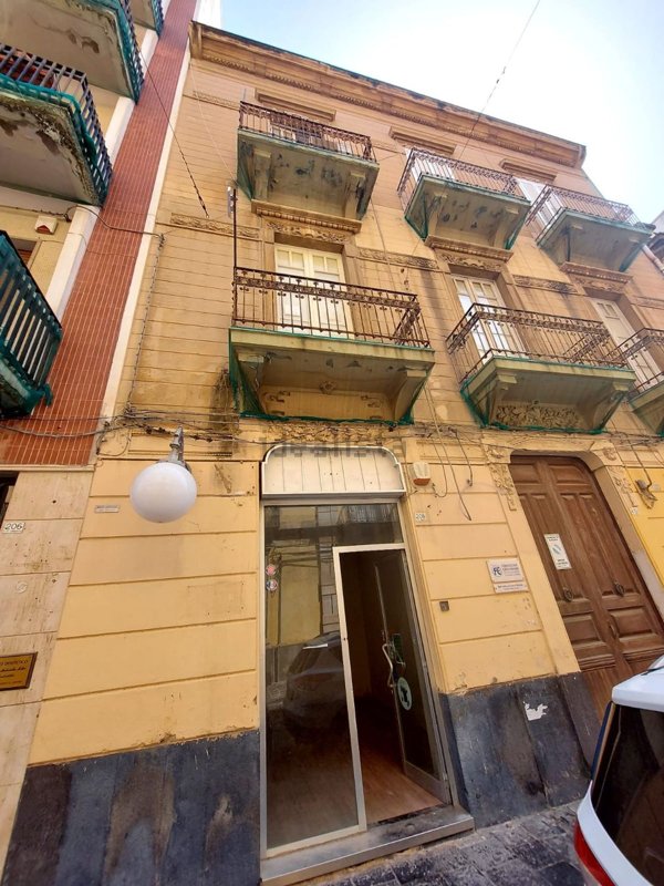 locale commerciale in vendita ad Augusta