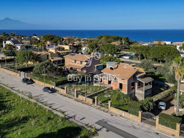 casa indipendente in vendita ad Augusta