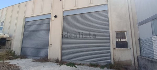 locale di sgombero in vendita ad Augusta