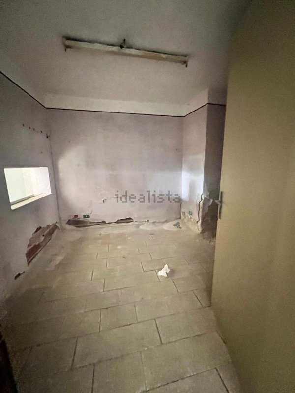 locale commerciale in vendita ad Augusta