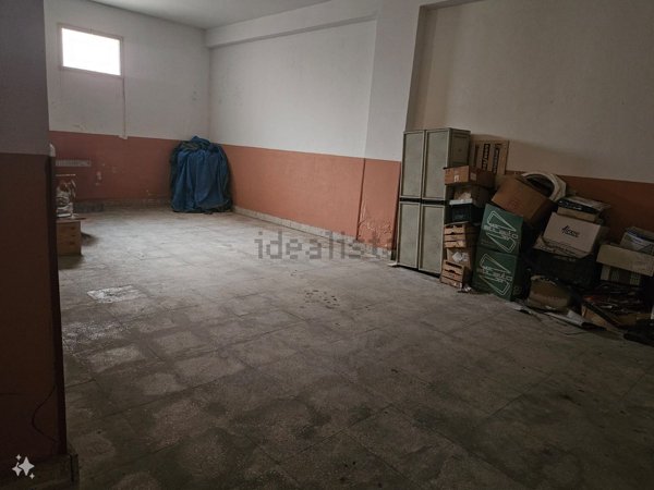 locale commerciale in vendita ad Augusta