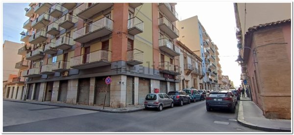 locale commerciale in vendita ad Augusta