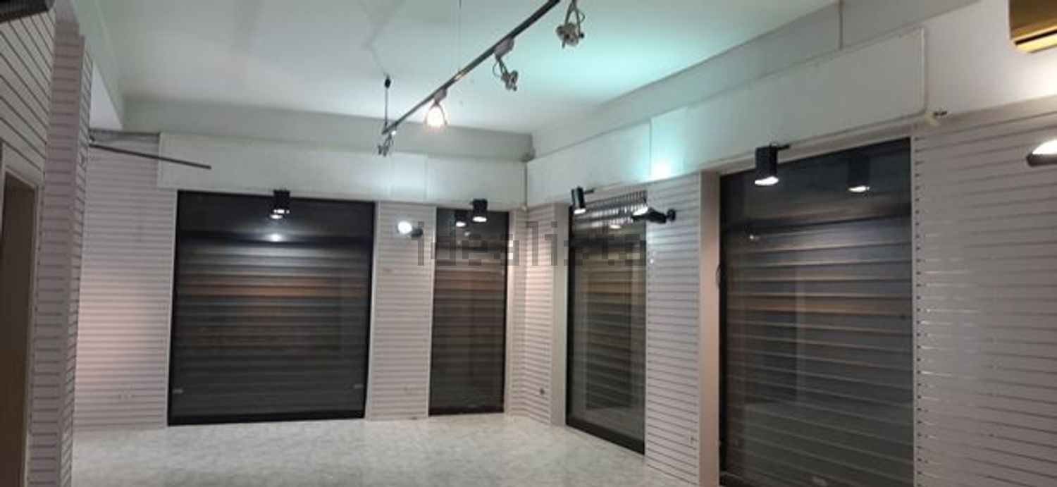 locale commerciale in vendita ad Augusta