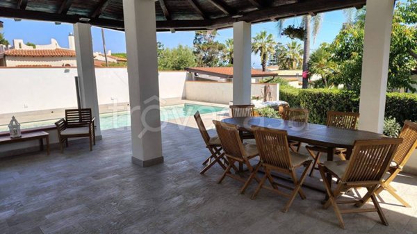 casa indipendente in vendita ad Augusta