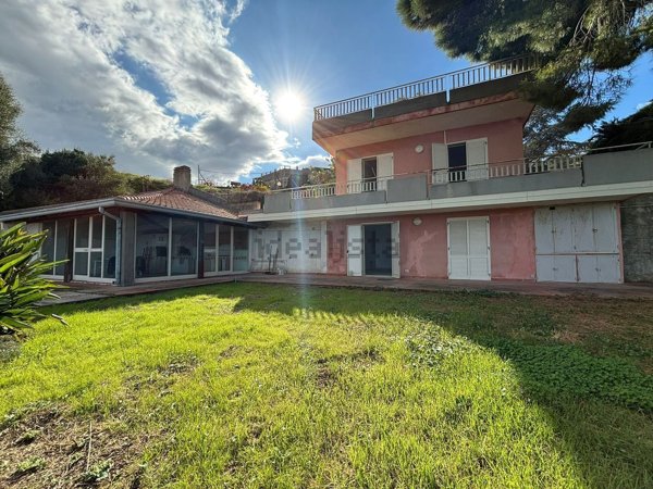 casa indipendente in vendita ad Augusta