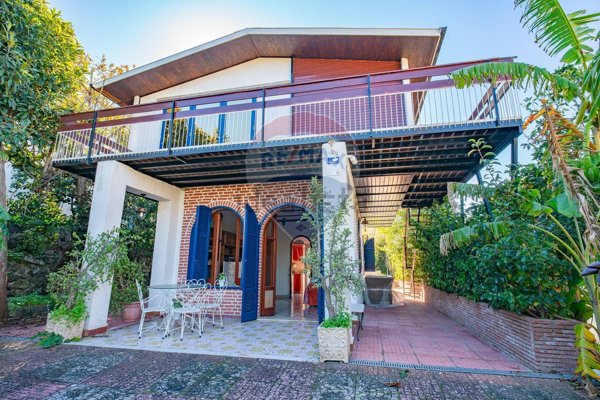 casa indipendente in vendita ad Augusta