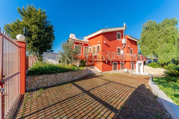 negozio in vendita ad Augusta