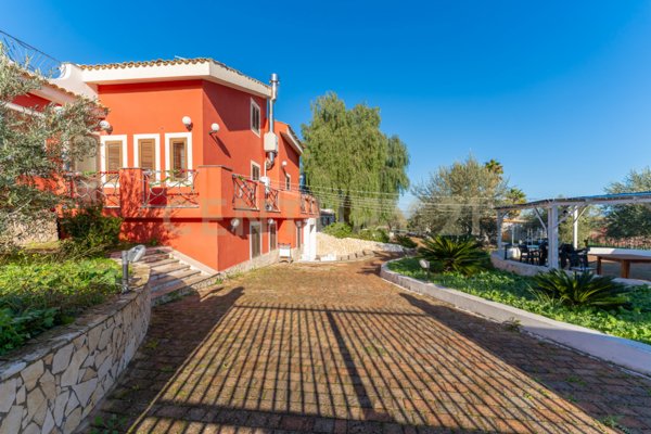 negozio in vendita ad Augusta