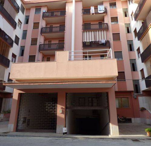 negozio in vendita ad Augusta