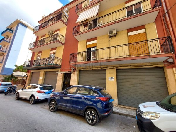 locale commerciale in vendita ad Augusta