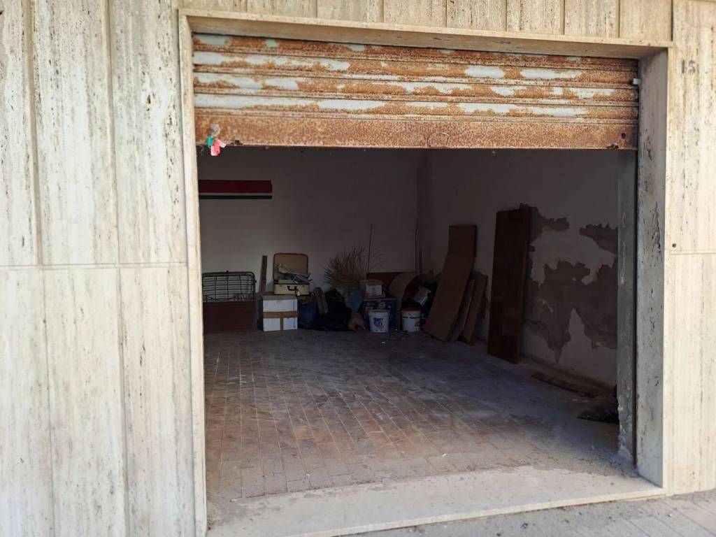 negozio in vendita ad Augusta