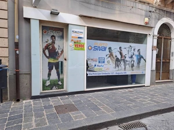 negozio in vendita ad Augusta