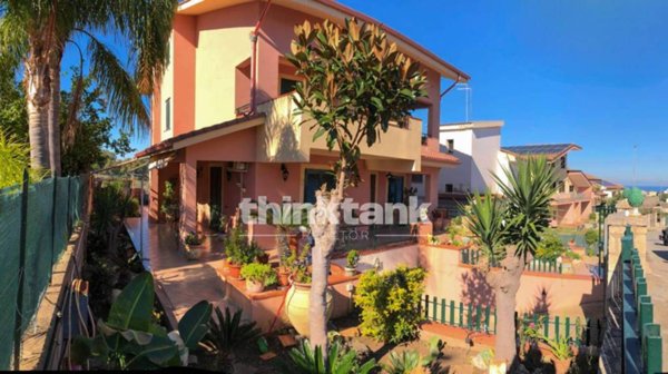 casa indipendente in vendita ad Augusta