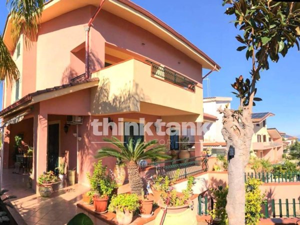 casa indipendente in vendita ad Augusta