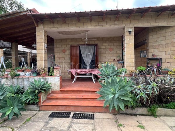 casa indipendente in vendita ad Augusta