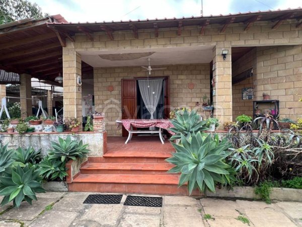 casa indipendente in vendita ad Augusta