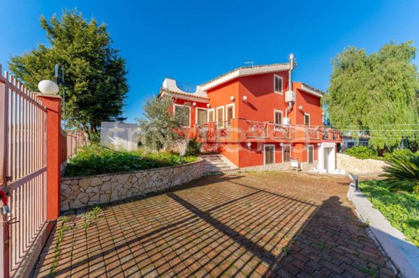 negozio in vendita ad Augusta