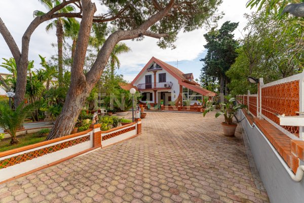 casa indipendente in vendita ad Augusta