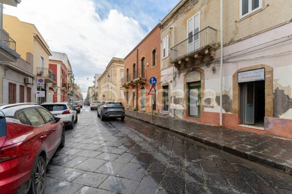negozio in vendita ad Augusta