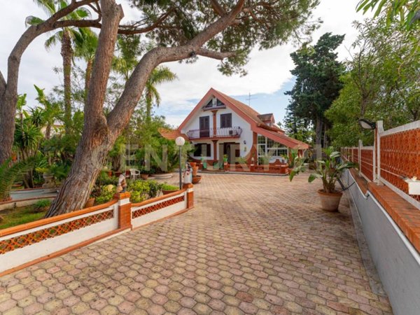 casa indipendente in vendita ad Augusta