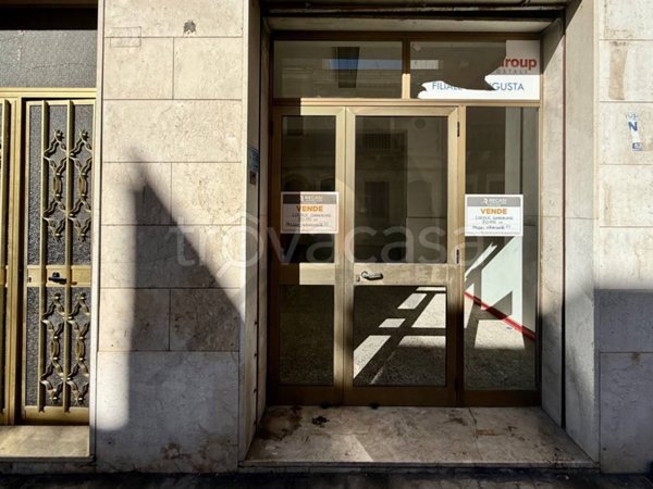 negozio in vendita ad Augusta