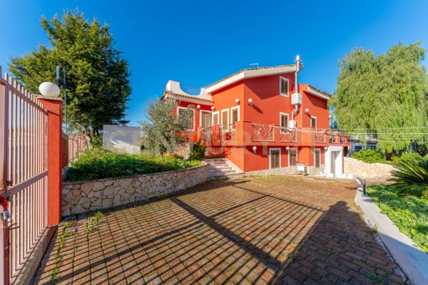 casa indipendente in vendita ad Augusta