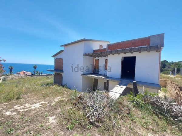 casa indipendente in vendita ad Augusta