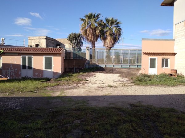 capannone in vendita ad Augusta