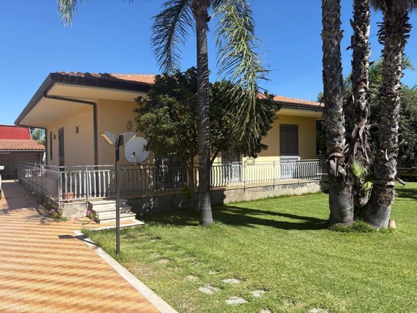 casa indipendente in vendita ad Augusta